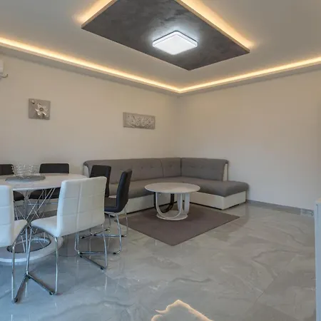 Beautiful In With Wi-fi Apartment