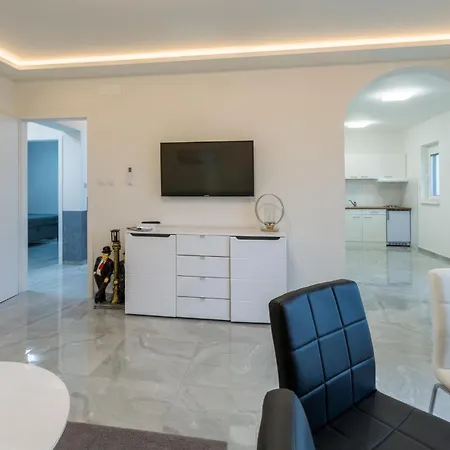 Apartment Beautiful In With Wi-fi Porec