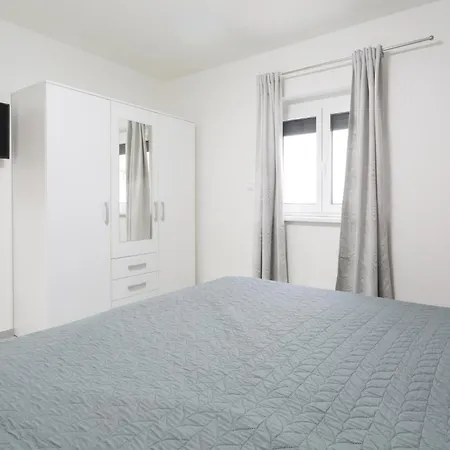 Beautiful In With Wi-fi Apartment